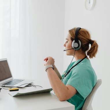 Smart Ways to Improve Your Contact Center Average Handling Time